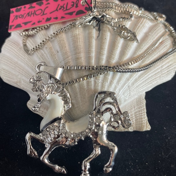 NEW BETSEY JOHNSON WHITE DANCING RHINESTONE EMBELLISHED CHAIN NECKLACE, UNUSED - Picture 2 of 8